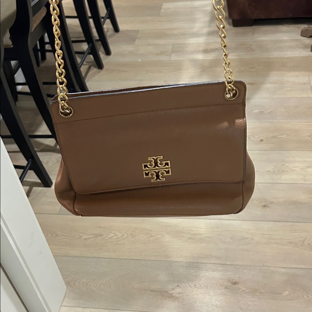 Tory Burch Tan Leather Shoulder Bag with Gold Chain